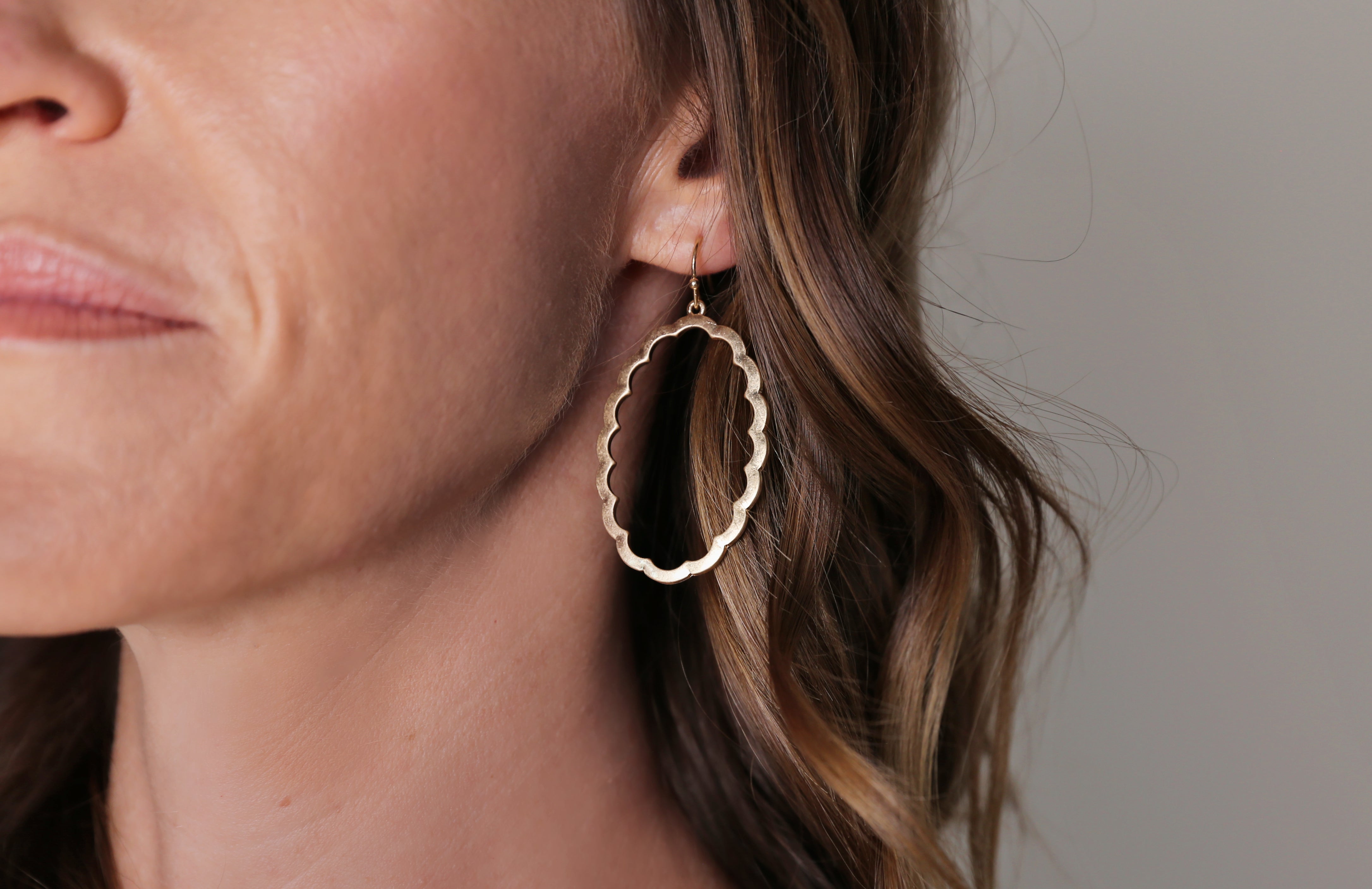 Oval Scalloped Earrings